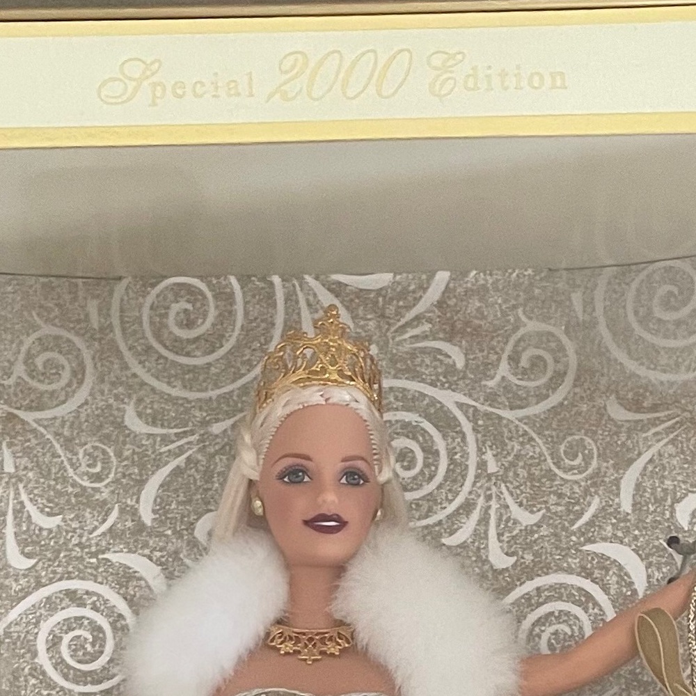 NIB! Special 2000 Edition Celebration Barbie - Picture 6 of 6